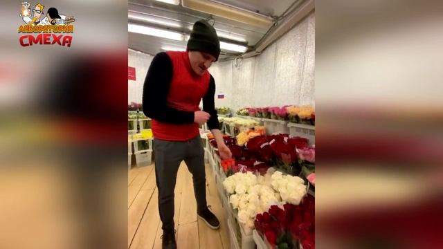 Продавцы на 8 Марта - Пародия от Лазурных Драконов смотреть онлайн