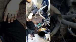 ремонт ЛУАЗа, чистим сапун