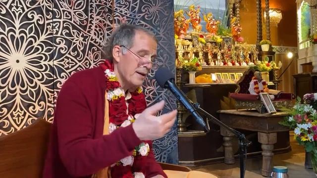 Гаура медитация от Е.С. Шачинандана Свами смотреть онлайн