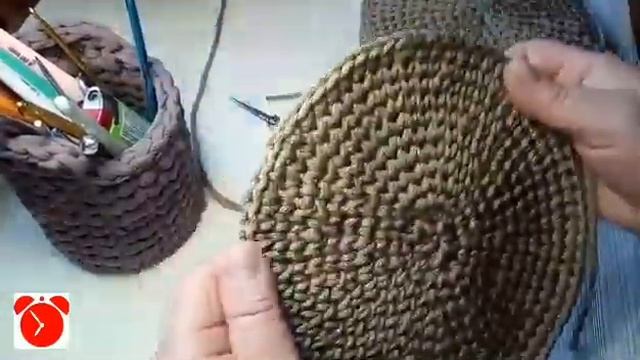 Круглая вязаная сумка крючком/ Knitted bag// #круглаясумкакрючком #сумкакрючком #вязанаясумка смотреть онлайн