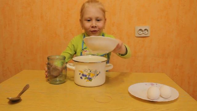 Как мы красили яйца к Пасхе смотреть онлайн