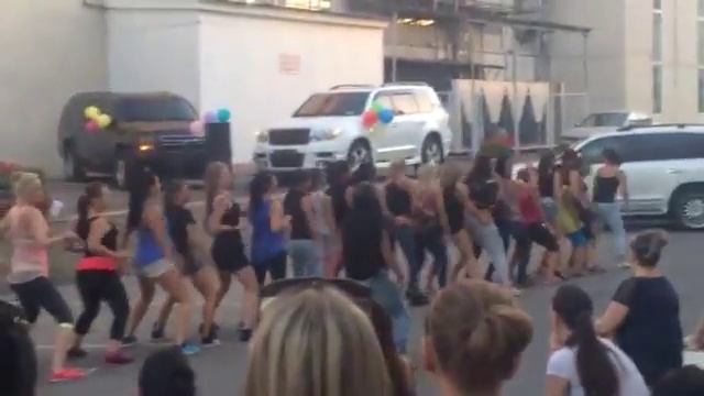 Banzai Dance - флешмоб "ПАРКОВКА" 2014 смотреть онлайн