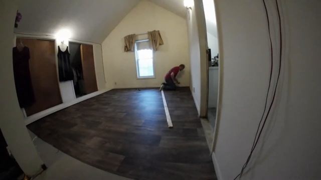 Overhaul of the bedroom flooring with Vinyl/Linoleum Pt1 смотреть онлайн