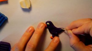 Как слепить простую птичку из пластилина?