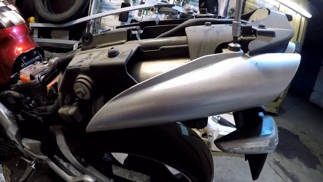 Suzuki GSR 600 прямотоки смотреть онлайн