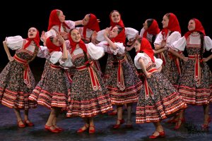 "Топотушки", студия "Юные Александровцы". "Topotushki", studio "Young Alexandrovtsy".