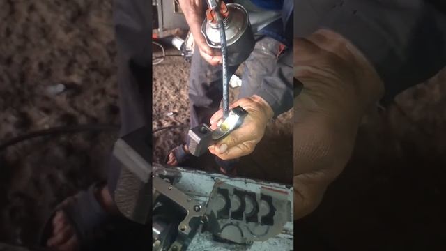 part2: montage coussinets et paliers vilebrequin.الجزء التاني كيفية تركيب كوسيني و بالي смотреть онлайн