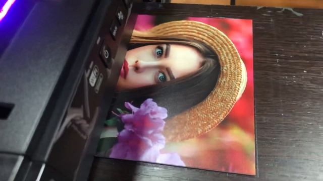 УФ принтер А3+P400UV фотопечать на белом пластике смотреть онлайн