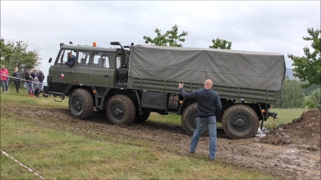 TATRA 815 vs. kluzké bláto - TATRA 815 vs. slippery mud смотреть онлайн