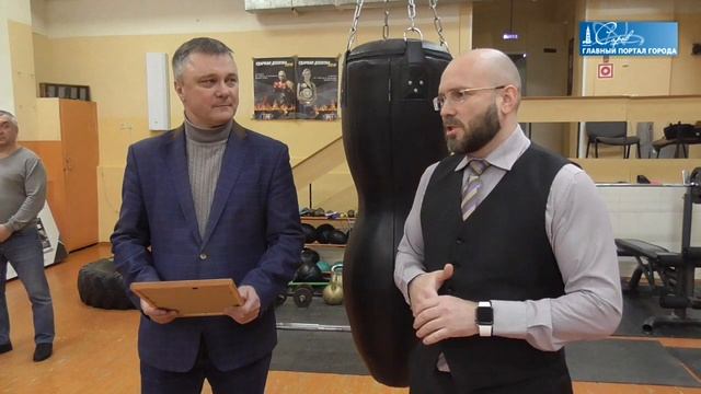 Расширяя границы ринга... смотреть онлайн