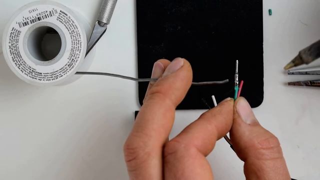 Installing JST-SM male connector without crimper смотреть онлайн