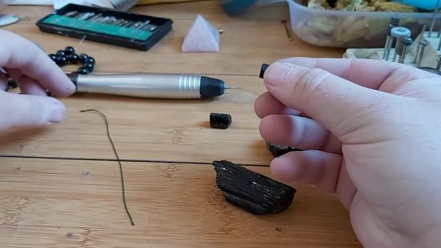 Шерл турмалин черный. притягивает нитку! свойства шерла черного турмалина смотреть онлайн