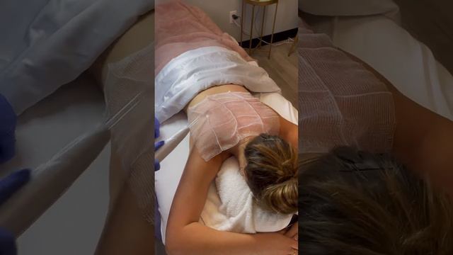 Sneak peek into a Back Facial смотреть онлайн