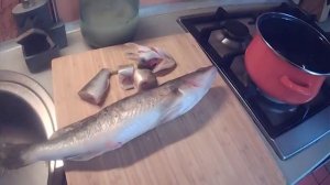 Отварная рыба в огуречном рассоле