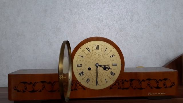 Каминные часы Янтарь с боем