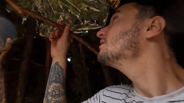 Построил шалаш и укрылся от грозы. Один на один с природой!