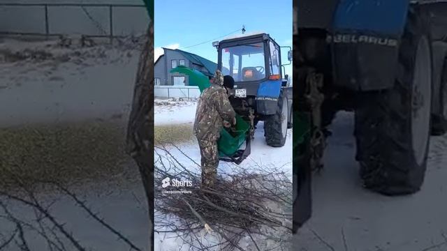 Рубительная машина РМ-600 Леспромресурс (г. Киров). Работает от вала отбора мощности трактора МТЗ-82 смотреть онлайн