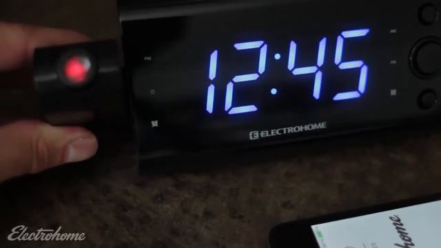 Electrohome USB Charging Clock Radio with Time Projection смотреть онлайн