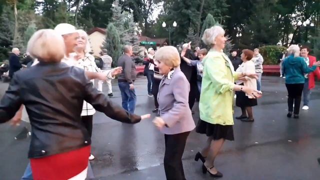 ЦЫГАНОЧКА АЗА! ТАНЦЫ ХАРЬКОВ СЧАСТЛИВЫЕ МОМЕНТЫ смотреть онлайн