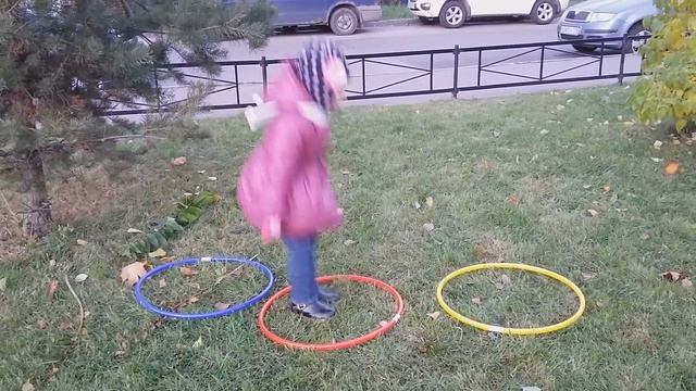 Гуляем, играем, учим цвета на английском языке / for kids / Walk, play, learn colors смотреть онлайн