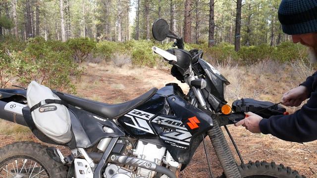 The Giant Loop Fender/Number Plate Bag: The Ultimate Waterproof, Rugged Fender Bag Motorcycle Optio смотреть онлайн