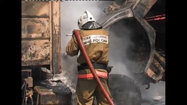 Пожар ! полностью сгорел мусоровоз! смотреть онлайн
