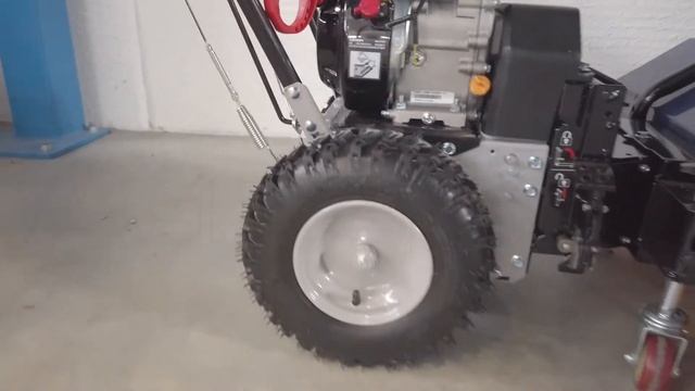 Montagevideo Benzin-Schneefräse BullMach BM-SS 80 WL - Mehrzweckgerät - Länge der Fräse 55 cm смотреть онлайн