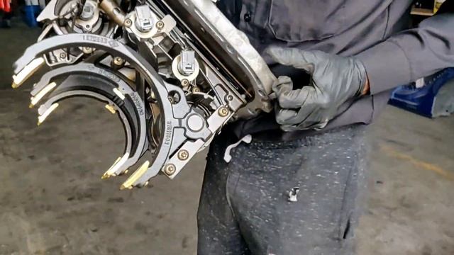 I Shift Transmission Disassembly part 1 смотреть онлайн