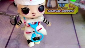 КОНФЕТНЫЕ ГРАДУСНИКИ И ТАБЛЕТКИ?? Новый ДОКТОР в детском саду ЛОЛ сюрприз СМЕШНЫЕ куклы мультики