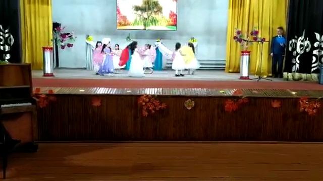 Зонтик биі (Қолшатыр биі) смотреть онлайн