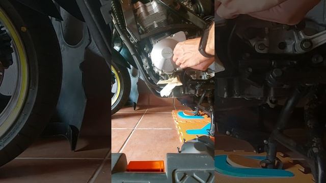 Cambiar tapa motor suzuki gsx 750 f Katana смотреть онлайн