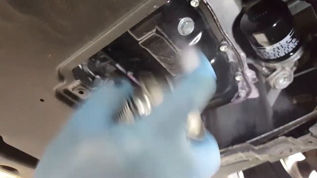 TOYOTA C-HR ENGINE OIL AND AIR FILTER CHANGE смотреть онлайн