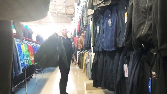 Небольшая прогулка в субботний день. Купили куртку по смешной цене. смотреть онлайн