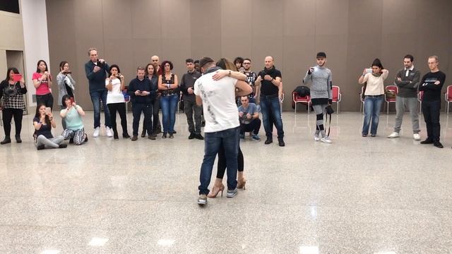 Stefania Vergani e Antonio Albano - Demo after class Kizomba Fusion - KIZMI 2016 смотреть онлайн