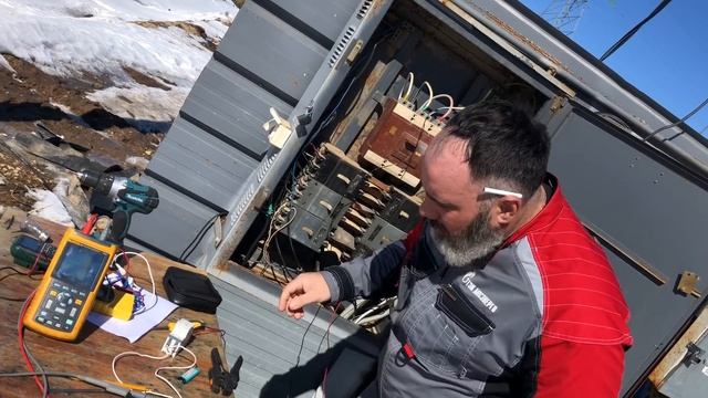 Подключаем лампочку на две фазы через диод смотреть онлайн