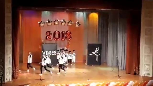 Танец Тает Лёд от коллектива Верес Краматорск ДКА Леонида Быкова смотреть онлайн