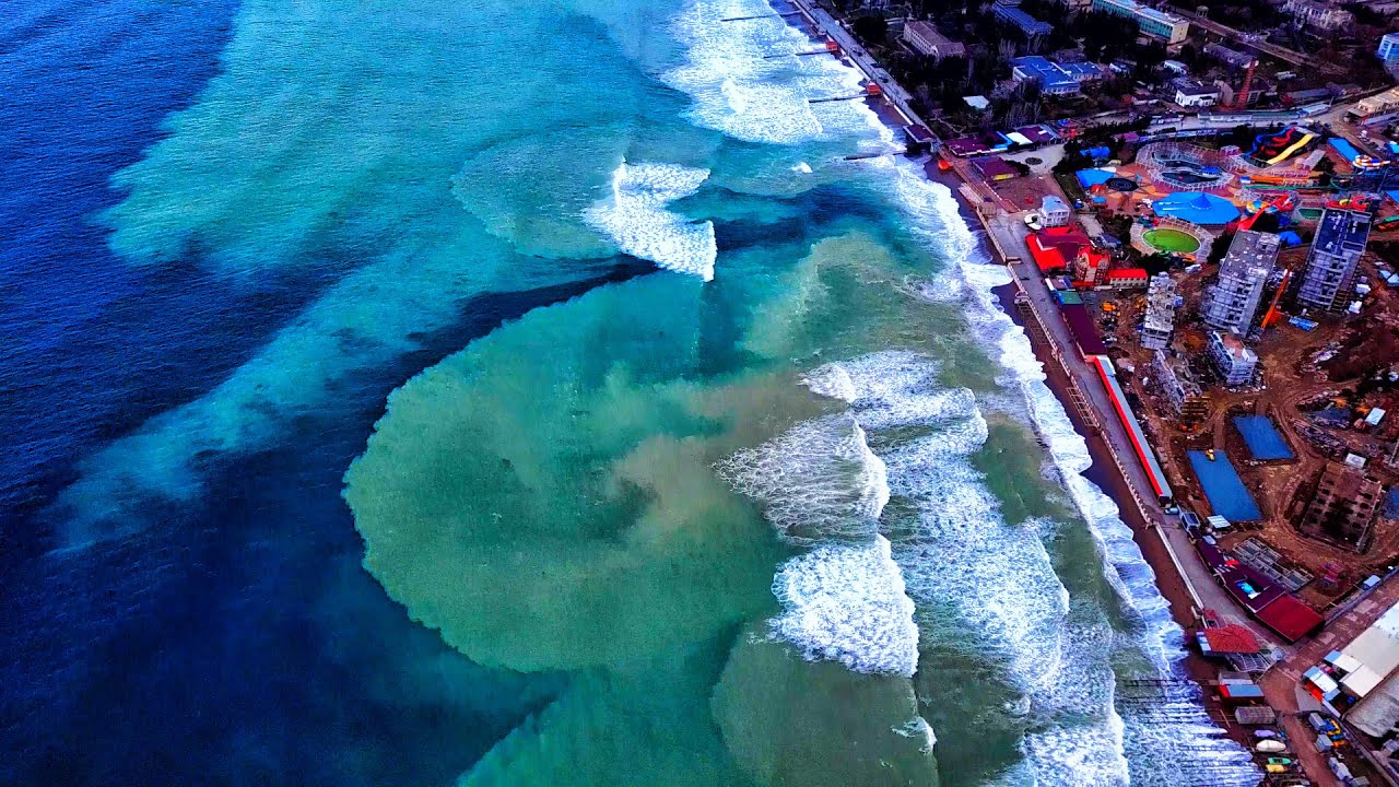 Крым - ШТОРМ на море. Что происходит в городе СУДАК сегодня. Показываю всё как есть. смотреть онлайн