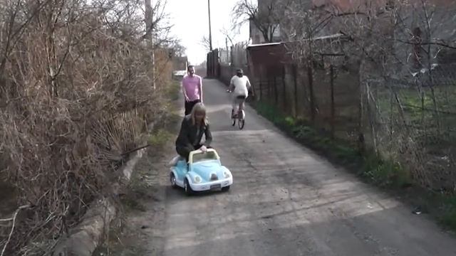 ДЕТСКО-ВЗРОСЛЫЙ ЕЛЕКТРОМОБИЛЬ смотреть онлайн