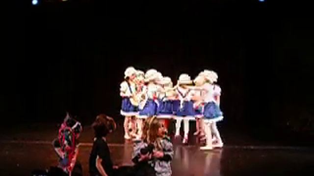 munchkin dance смотреть онлайн