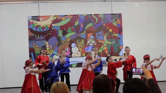 Королева Е.В, г.Волгоград, д.с 333 Весёлые наигрыши (ансамбль ложкарей), р.н.п. Перевоз Дуня держал смотреть онлайн