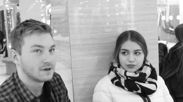 #КаналПолтора. ОПРОС В МОДНОМ КВАРТАЛЕ смотреть онлайн