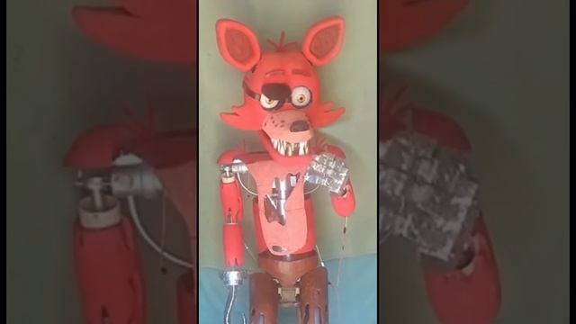 FOXY FNAF ANIMATRONIC REAL!