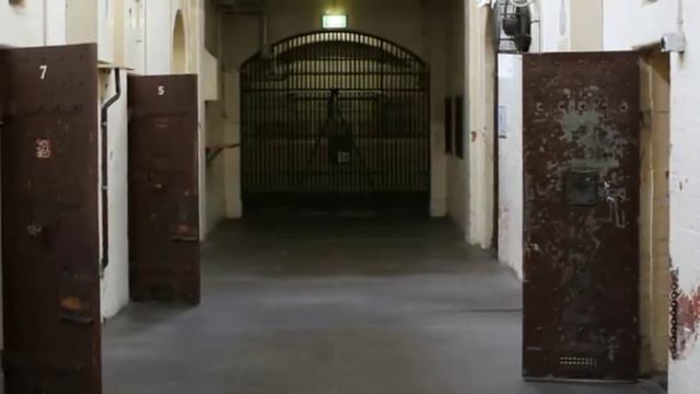 Почему бандиты называют пистолет "волыной"? смотреть онлайн