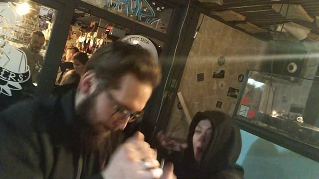 Безбашенные лютые вечеринки от чокнутых диджеев из СПб в Blinders Bottle Shop смотреть онлайн