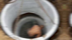 Сливная яма в метре от дома