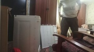 Как я собирала дачный умывальник Чистюля с подогревом,а кот всеми своими силами "мне помогал"  ))