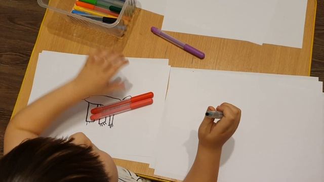 Рисуем фломастерами треугольник и необычного кота смотреть онлайн