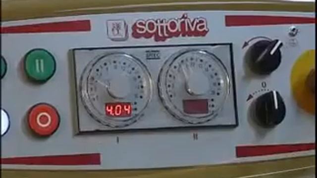 Замес теста с помощью Sottoriva смотреть онлайн