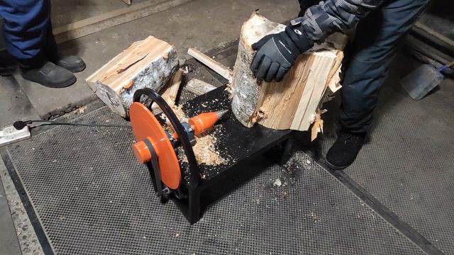 Электрический винтовой дровокол. смотреть онлайн