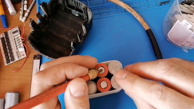 Как переделать аккумулятор от BOSCH GSR 14,4 V С NI-CD на LI-ION смотреть онлайн